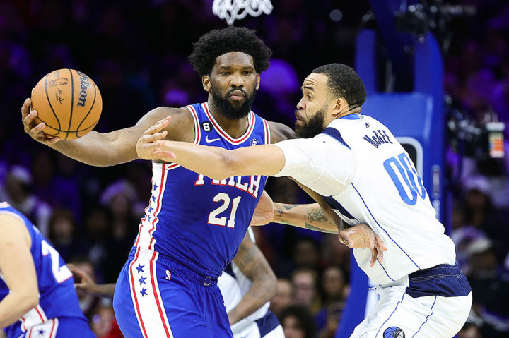 Joel Embiid mencetak skor tertinggi untuk 76ers dengan 25 poin, 9 rebound, dan 3 asssist. Sementara James Harden mencatat dwiganda dengan 15 poin dan 14 assist.