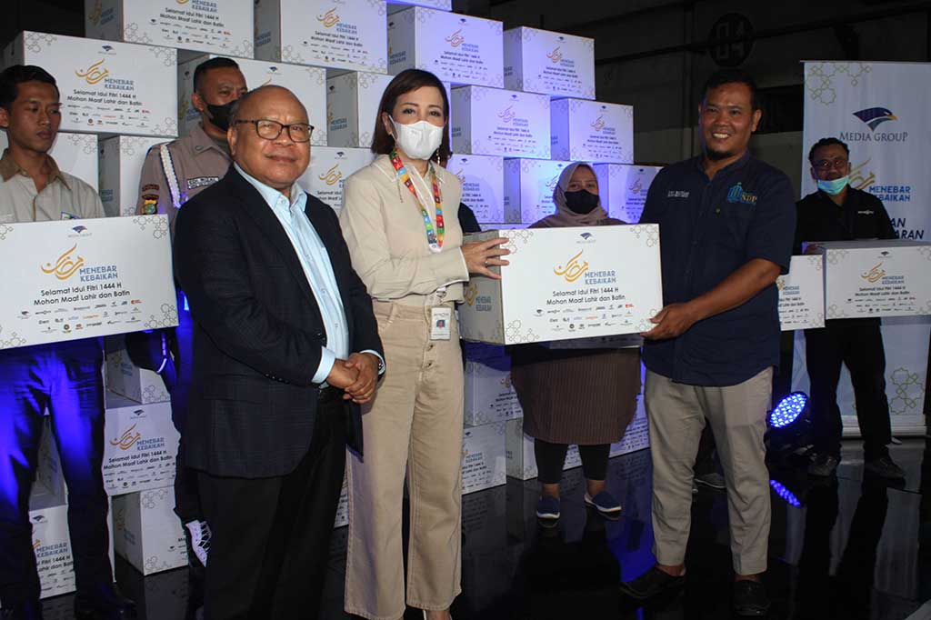 Don Bosco Selamun mengatakan, bingkisan lebaran ini merupakan wujud kepedulian Media Group kepada para karyawan, untuk mempermudah karyawan dalam merayakan lebaran tanpa perlu mengeluarkan uang belanja khususnya lebih banyak lagi untuk kebutuhan konsumsi sehari-hari.