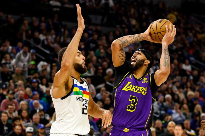 Anthony Davis mendominasi Timberwolves dengan catatan double-double 38 poin dan 17 rebound, diikuti oleh dwiganda LeBron James 18 poin dan 10 rebound, dan D'Angelo Russell yang mencetak 12 poin dan 10 assist.