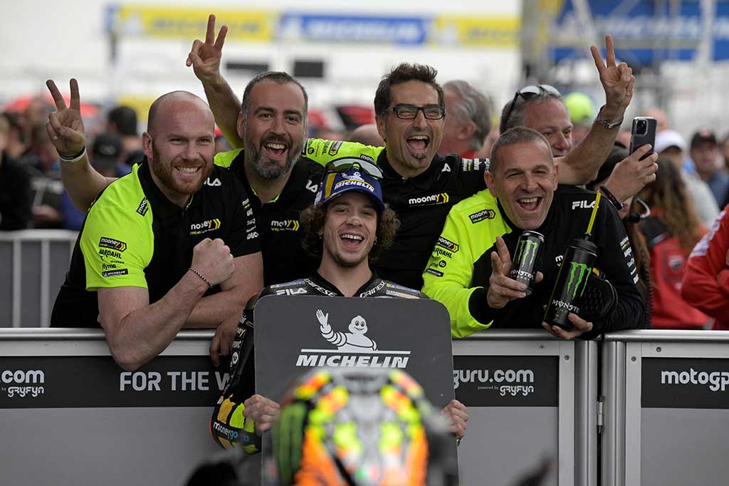 Di barisan kedua ditempati oleh dengan pembalap Italia Marco Bezzecchi (Ducati-VR46)