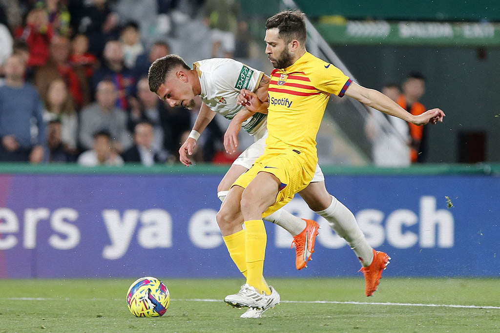 Tidak ada gol tambahan hingga akhir laga. Barcelona menang meyakinkan 4-0 atas Elche.