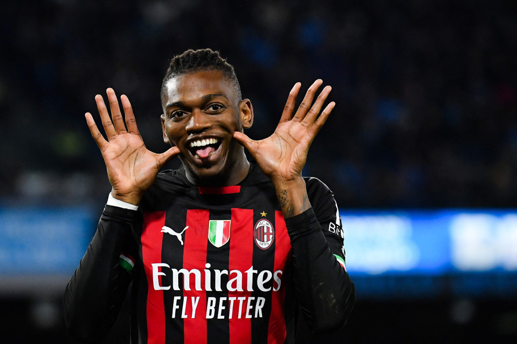 Kedua tim langsung saling menyerang sejak awal. Milan berhasil membuka skor pada menit ke-17. Gol berawal dari umpan terobosan Brahim Diaz ke Rafael Leao. Penyerang Portugal itu kemudian masuk ke kotak penalti sebelum menaklukkan kiper Alex Meret sontekannya. Kedudukan menjadi 1-0.