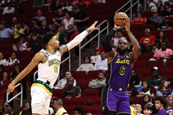 Ini adalah catatan triple-double ke-107 yang dicetak oleh LeBron James. Selain sebagai pencetak poin terbanyak dalam sejarah NBA, James juga berada di posisi empat pencetak triple-double terbanyak di kompetisi NBA.