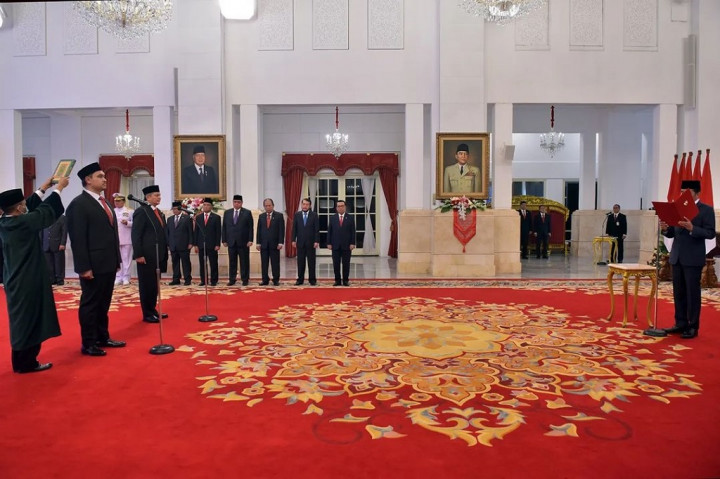 Presiden Joko Widodo memberikan tiga pesan penting kepada Menteri Pemuda dan Olahraga (Menpora) Dito Ariotedjo yang baru dilantik.