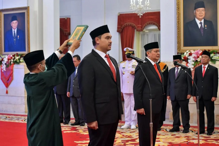 Pelantikan dilakukan bersamaan dengan pelantikan Dito Ariotedjo sebagai Menpora.
