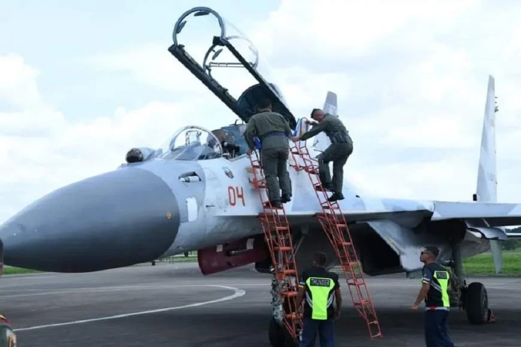 Selanjutnya empat Sukhoi Su-27/30 dari Skadron Udara 11 Lanud Sultan Hasanuddin juga telah bergabung dengan sejumlah pesawat tempur lainnya di Lanud Halim Perdanakusuma, Jakarta. Sementara itu juga telah tiba lima helikopter Colibri dan dua pesawat Cessna dari Pusdiklat Terbang Layang Lanud Suryadarma, Kalijati.