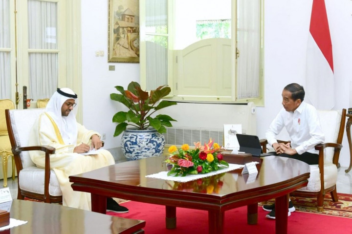 Selain itu, dalam pertemuan tersebut Presiden Jokowi juga mengutarakan tentang upaya penguatan hubungan ekonomi antara kedua negara. Kepala Negara berharap finalisasi ratifikasi Indonesia-UAE Comprehensive Economic Partnership dapat segera terselesaikan.