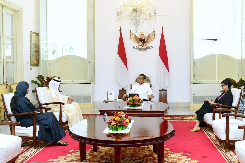 Pada pertemuan tersebut, Presiden secara resmi menyampaikan ucapan selamat kepada Sheikh Khalid bin Mohammed bin Zayed Al Nahyan yang telah ditunjuk sebagai Putra Mahkota Abu Dhabi dan juga kepada Yang Mulia Sheikh Mansour bin Zayed sebagai Wakil Presiden Persatuan Emirat Arab.