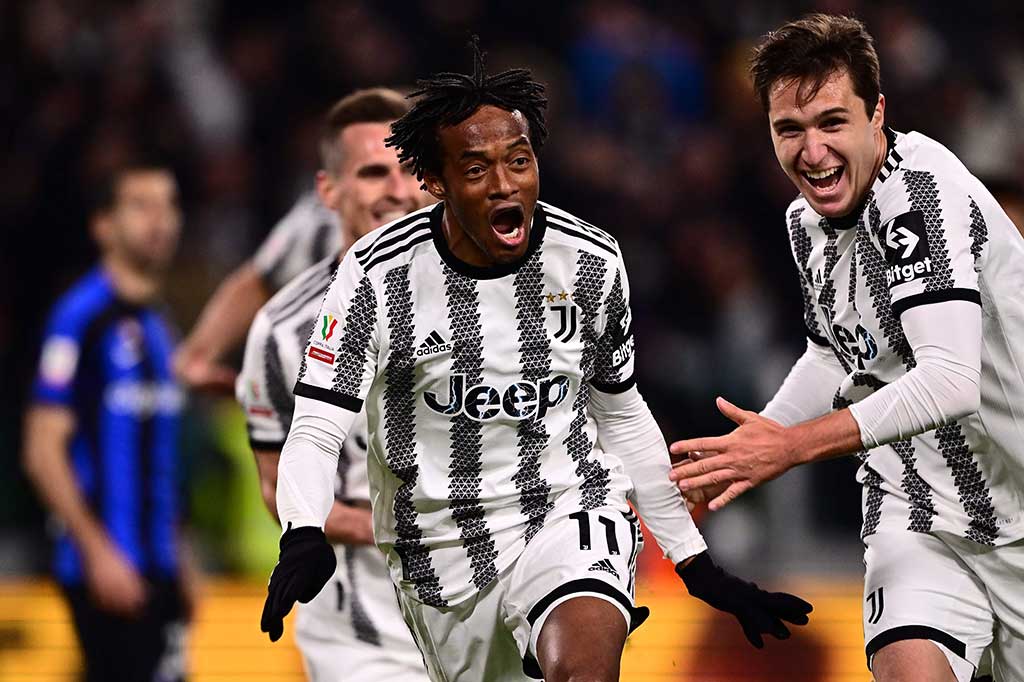 Tuan akhirnya berhasil unggul terlebih dahulu pada menit ke-83. Gol berawal dari umpan sundulan yang mengarahkannya ke Juan Cuadrado. Cuadrado kemudian melepaskan tendangan yang menjebol gawang Handanovic. Juventus unggul 1-0.