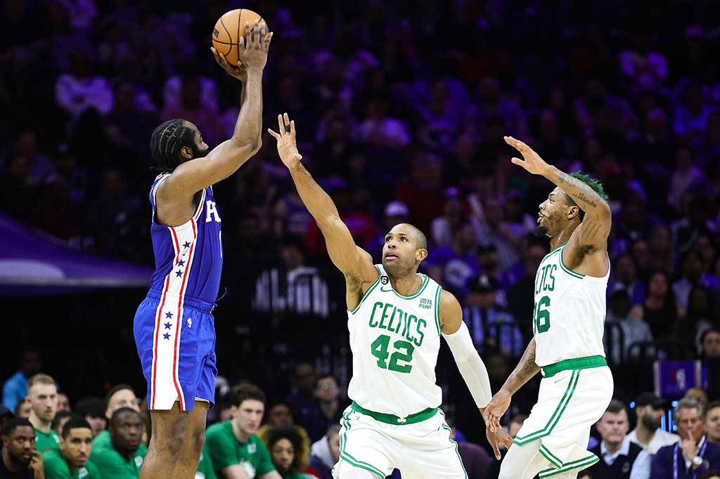 James Harden menambahkan catatan double-double untuk 76ers dengan 20 poin dan 10 assist, dan P J Tucker menyumbang 11 poin.