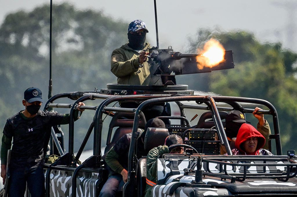 Rangkaian kegiatan gladi bersih tersebut dilaksanakan di Taxy Way Echo Lanud Halim Perdanakusuma. Tema HUT ke-77 TNI AU adalah Profesional, Tangguh dan Modern sebagai Angkatan Udara yang Disegani di Kawasan.
