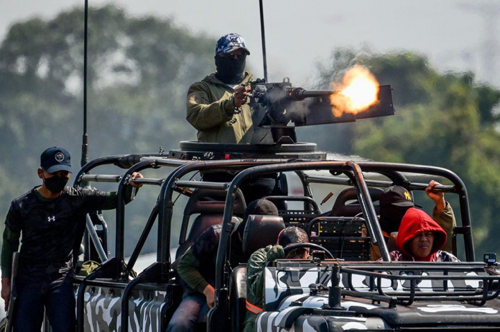 Rangkaian kegiatan gladi bersih tersebut dilaksanakan di Taxy Way Echo Lanud Halim Perdanakusuma. Tema HUT ke-77 TNI AU adalah Profesional, Tangguh dan Modern sebagai Angkatan Udara yang Disegani di Kawasan.