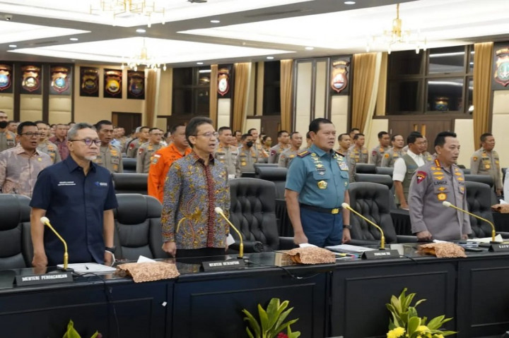 Panglima menambahkan, TNI juga menyiagakan pasukan untuk pengamanan bandara pelabuhan dan objek vital strategis yang selama lebaran ditinggalkan untuk cuti dan TNI siap membantu untuk pengamanan- pengamanan di area-area yang strategis.