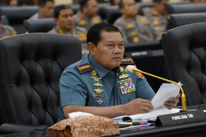 Panglima TNI Laksamana Yudo Margono menghadiri Rakor Lintas Sektoral tentang pengamanan Idul Fitri 1444 H Tahun 2023 yang dipimpin oleh Menteri Koordinator Bidang Pembangunan Manusia dan Kebudayaan (Menko PMK) Muhadjir Effendy, di Rupattama Mabes Polri Jl Trunojoyo 3, Kebayoran Baru, Jakarta Selatan, Kamis, 6 April 2023.
