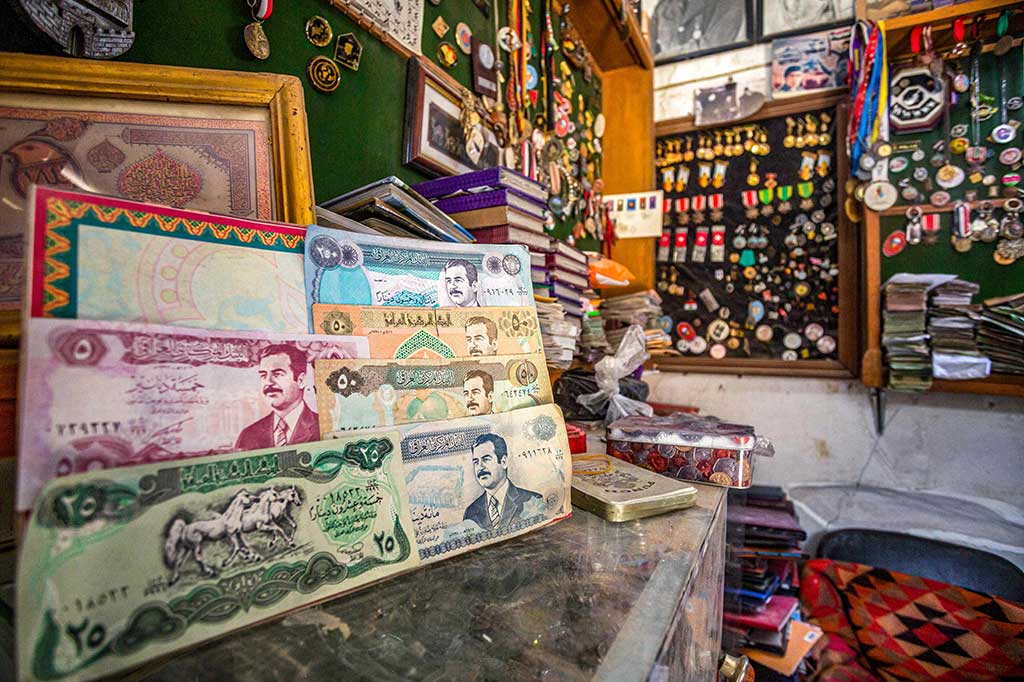 Pada 20 Maret 2003, Presiden AS saat itu George W. Bush meluncurkan Operasi Kebebasan Irak dengan invasi darat oleh 150.000 tentara AS dan 40.000 tentara Inggris, dengan dalih menghancurkan gudang senjata pemusnah massal Irak.