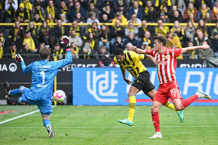 sedangkan Union Berlin masih tertahan di peringkat ketiga dengan perolehan 51 poin.