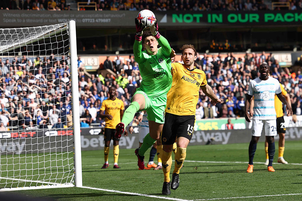 Tim tamu mendapatkan peluang pada menit ke-85, umpan silang Reece James dari sayap kanan diteruskan Pierre-Emerick Aubameyang dengan tembakan dari dalam kotak penalti. Terjadi kemelut di depan gawang, tetapi Jose Sa sukses mengamankan bola.