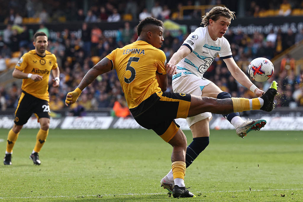 Chelsea masih gagal memutuskan rentetan hasil buruk mereka setelah menelan kekalahan 0-1 saat bertandang ke markas Wolverhampton Wanderers dalam matchday ke-30 Liga Inggris di Stadion Molineux pada Sabtu, 8 April 2023 waktu setempat.