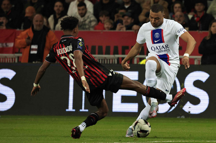 Pada babak kedua giliran Nice yang mengambil inisiatif menyerang terlebih dahulu dan sempat mengancam melalui sundulan dari Dante yang masih dapat dihentikan oleh Donnarumma.