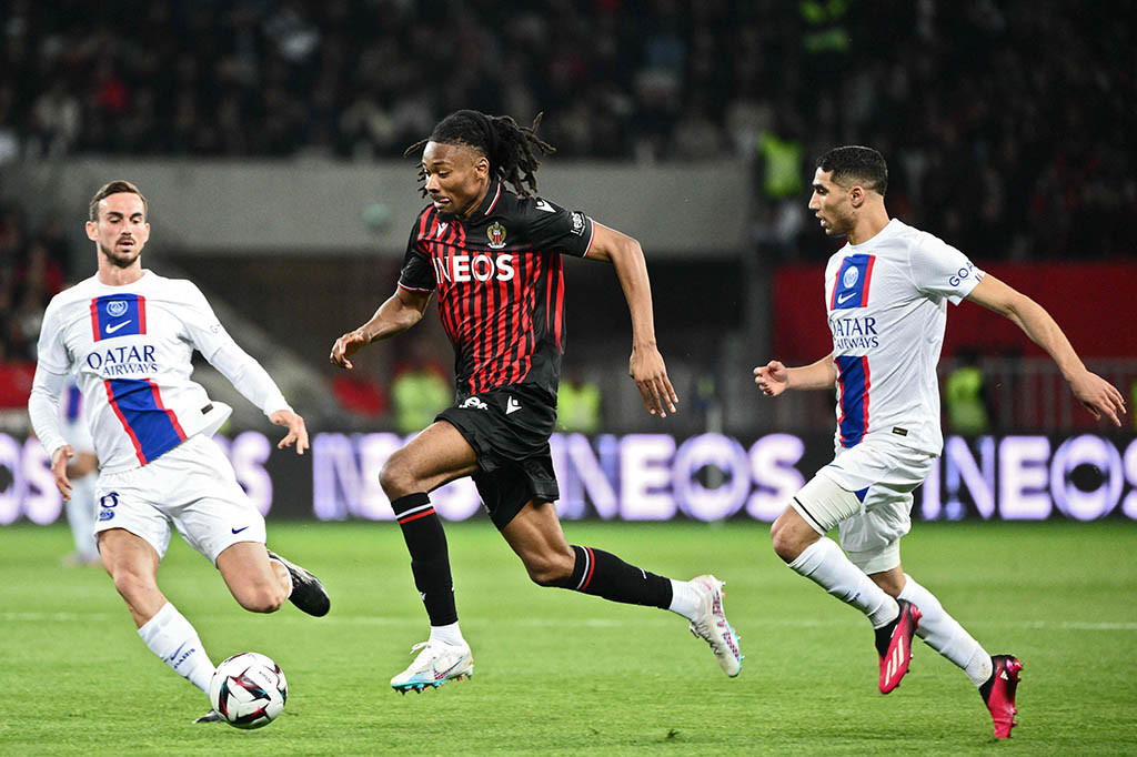 Paris Saint-Germain (PSG) mengokohkan diri di puncak klasemen setelah menekuk Nice dengan skor 2-0 pada pertandingan pekan ke-30 Liga Prancis di Stadion Allian Riviera, Nice, Sabtu, 8 April 2023 malam waktu setempat.
