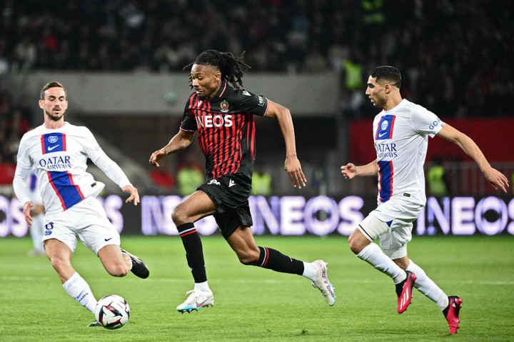Paris Saint-Germain (PSG) mengokohkan diri di puncak klasemen setelah menekuk Nice dengan skor 2-0 pada pertandingan pekan ke-30 Liga Prancis di Stadion Allian Riviera, Nice, Sabtu, 8 April 2023 malam waktu setempat.