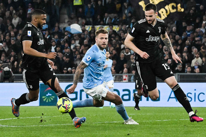 Lazio menumbangkan Juventus dengan skor tipis 2-1 dalam pertandingan pekan ke-29 Liga Italia Stadion Olimpico, Sabtu waktu setempat (Minggu, 9 April 2023 dini hari WIB.