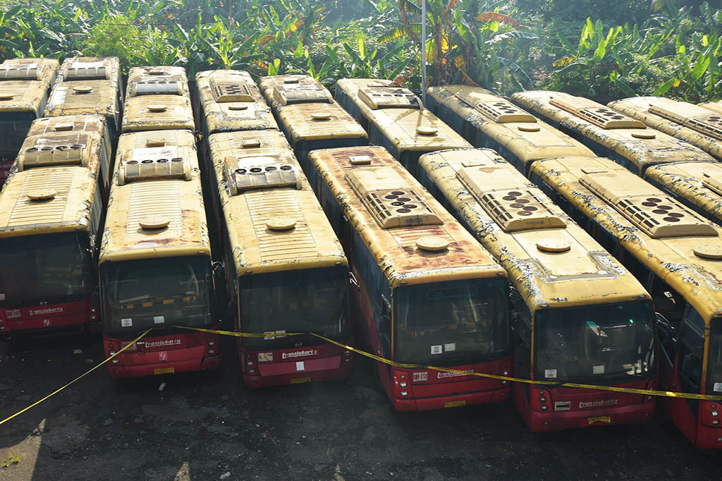 Ratusan bus yang kondisinya sudah rusak parah tersebut telah diserahkan oleh Dinas Perhubungan kepada Badan Pengelolaan Aset Daerah.