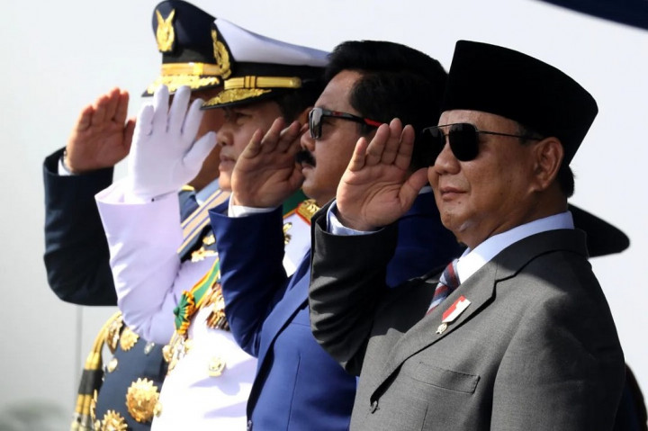 Upacara Peringatan HUT ke-77 TNI AU Tahun 2023 ini dipimpin oleh Panglima TNI Laksamana TNI Yudo Margono selaku Inspektur Upacara. 