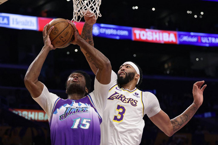 Kris Dunn mencatat double-double untuk Utah Jazz meski tak lolos babak play in dengan 26 poin dan 10 rebound. Kelly Olynk menambahkan 23 poin, dan Simone Fontecchio 20 poin. 