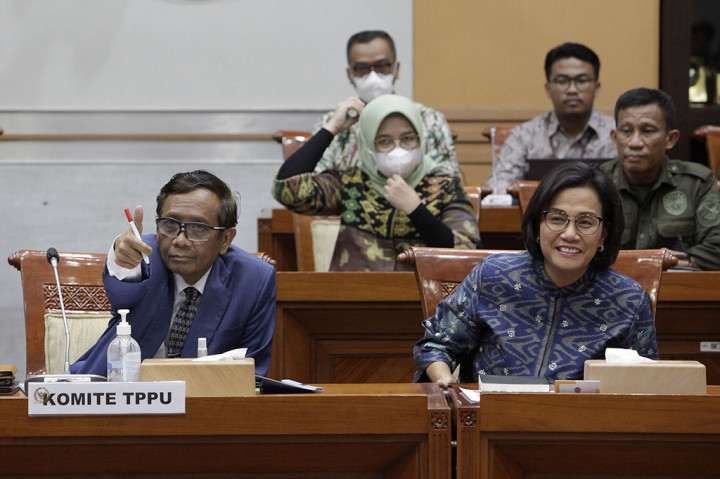 Ketiga, Kementerian Keuangan telah menyelesaikan sebagian besar laporan hasil analisis atau laporan hasil pemeriksaan yang terkait dengan tindakan administrasi terhadap aparatur sipil negara Kementerian Keuangan sesuai dengan Ketentuan II Nomor 5 Tahun 2014 tentang Aparatur Sipil Negara (ASN) juncto PP No. 94 Tahun 2023 tentangan Disiplin Pegawai Negeri Sipil (PNS).