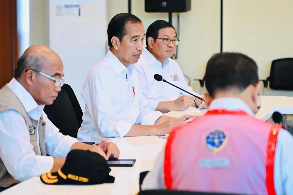 Presiden berharap dengan perencanaan dan manajemen yang baik, masyarakat yang melakukan mudik lebaran tahun ini mendapatkan pelayanan yang lebih baik dari tahun sebelumnya. “Tidak ada yang merasa berlama-lama di jalan, berlama-lama di pelabuhan, ada kemacetan. Itulah yang saya kira kita harapkan,” tutur Presiden.