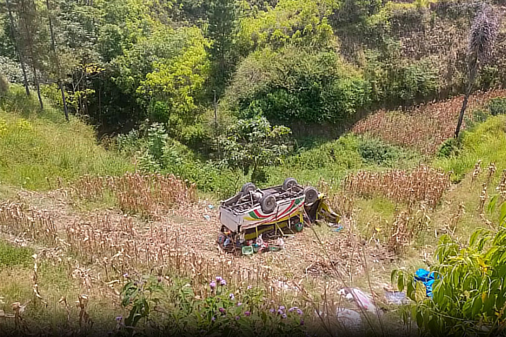 Petugas kepolisiaan Polres Samosir masih melakukan penyelidikan terkait penyebab pasti kecelakaan ini. Dugaan sementara bus tak kuat menanjak dan mundur hingga terjun ke jurang.