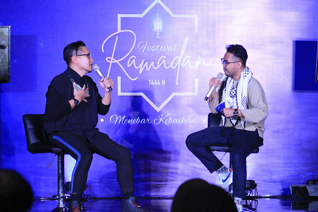 Komedian sekaligus presenter Arie Untung hadir dalam tausiyah pada Festival Ramadan yang digelar di Lobby 3 Media Indonesia, Kompleks Media Group, Kedoya, Jakarta Barat, Rabu, 12 April 2023.