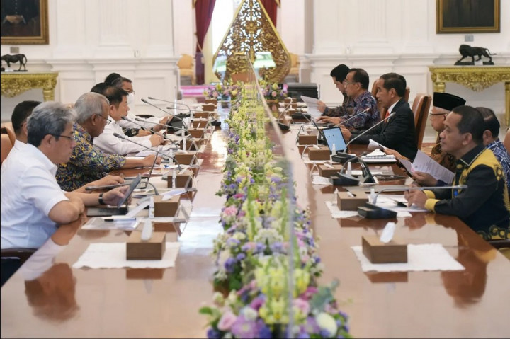 Menteri Perencanaan Pembangunan Nasional (PPN)/Kepala Bappenas Suharso Monoarfa dalam keterangannya usai rapat mengatakan bahwa saat ini progres pembangunan hunian bagi para ASN, TNI, dan Polri di IKN sudah mencapai 26 persen. Pembangunan tersebut mengalami kemajuan setelah pada bulan Februari lalu masih berada di angka 15 persen.