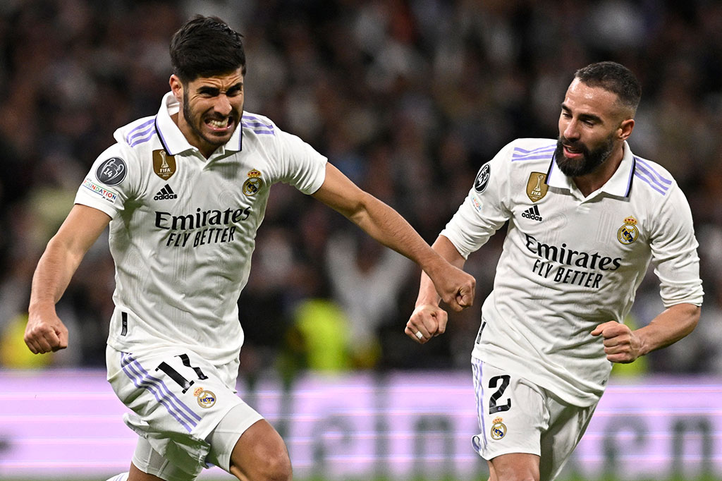 Keunggulan jumlah pemain dimanfaatkan Madrid untuk terus mengurung lawan. Hasilnya tuan rumah berhasil menambah keunggulan pada menit ke-74 lewat pemain pengganti Marco Asensio setelah meneruskan sodoran Vinicius Junior.
