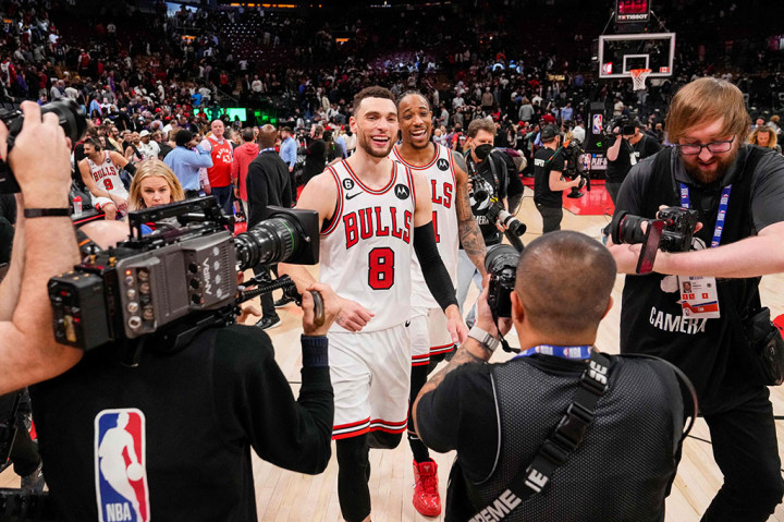 Chicago Bulls menyingkirkan Toronto Raptors dari babak play-in NBA setelah mengalahkannya dengan skor 109-105 dalam laga yang digelar di Air Canada Center, Toronto Kanada, Kamis, 13 April 2023 WIB.