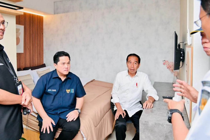 Dalam sambutannya, Jokowi mengapresiasi hunian gagasan Menteri Badan Usaha Milik Negara (BUMN) Erick Thohir itu karena terhubung dengan kereta api.