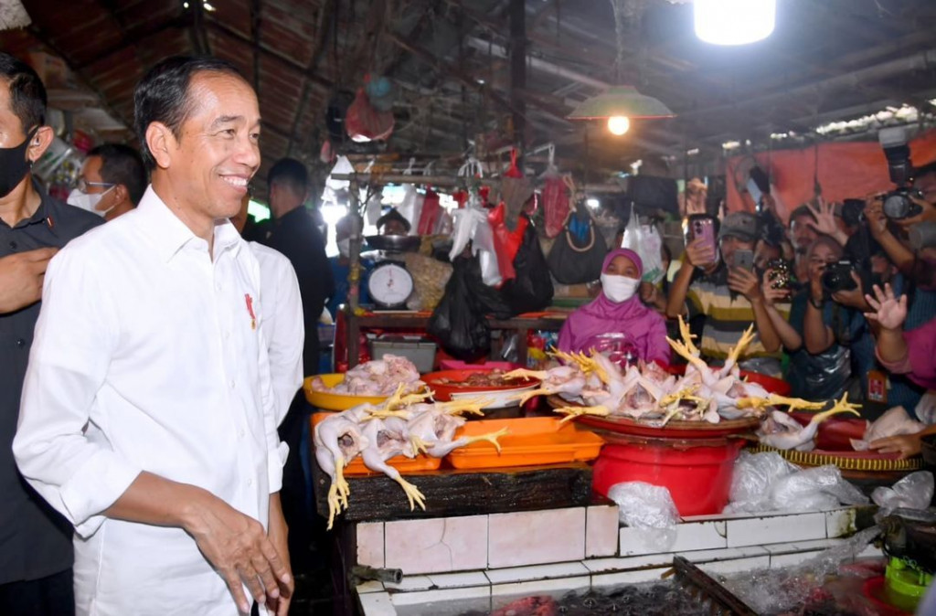 Presiden mengakui bahwa pembelian minyak goreng subsidi itu memang dibatasi jumlah pembeliannya dengan harga eceran tertinggi (HET) Rp14.000 per liter.