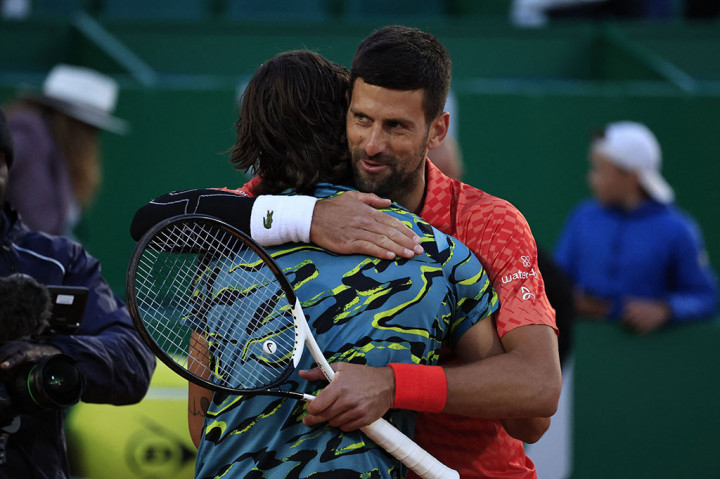 Petenis nomor satu dunia Djokovic, pemenang dua kali di Monte Carlo pada 2013 dan 2015, berjuang dengan servisnya yang dipatahkan delapan kali sebelum kalah 6-4, 5-7, 4-6.