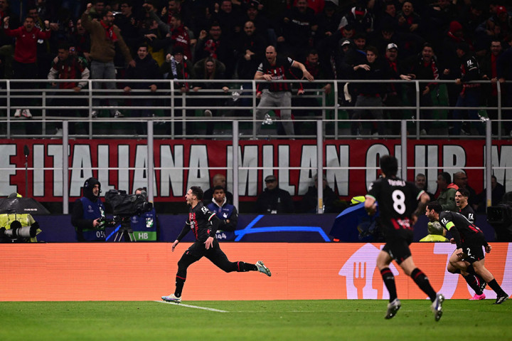 AC Milan berhasil mengalahkan Napoli dengan skor tipis 1-0 dalam laga leg pertama perempat final Liga Champions di Stadion San Siro pada Rabu, 13 April 2023 dini hari WIB. Gol kemenangan tuan rumah dicetak oleh Ismael Bennacer di babak pertama.