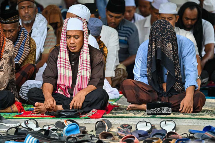 Aktivitas spritual suluk selama bulan Ramadan biasanya diikuti umat Islam dewasa hingga lanjut usia dengan memperbanyak zikir, salat sunah, dan ibadah lainnya. 