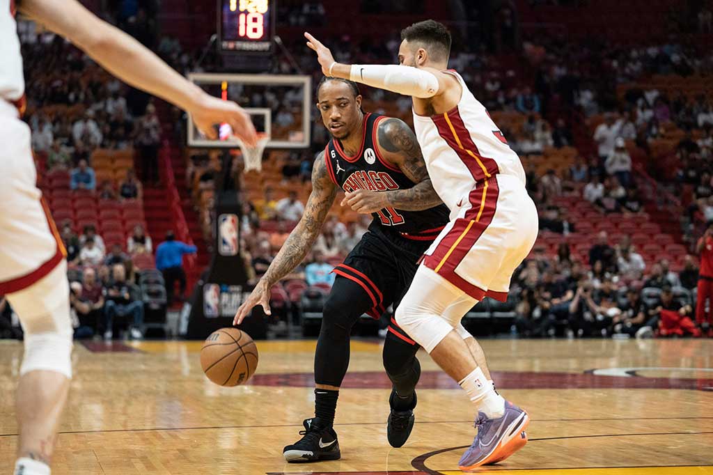Sementara DeMar DeRozan menjadi pencetak skor tertinggi untuk Bulls dengan 26 poin, Alex Caruso 16 poin, Zach LaVine 15 poin, Coby White 14 poin, dan Nikola Vucevic 12 poin.