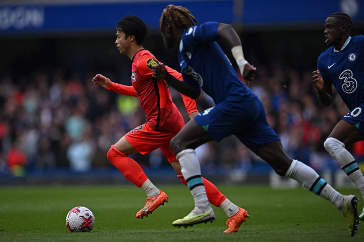 Brighton berbalik unggul 2-1 pada menit ke-68 lewat gol Ensico. Soley March menggiring bola di tengah dan memberikannya kepada Ensico yang berada di luar kotak penalti.