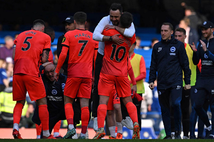 Setelah tertinggal, Chelsea berupaya untuk menyamakan skor, tetapi usaha mereka selalu dipatahkan lini pertahanan Brighton. Hingga laga berakhir, Brighton tetap menang dengan skor 2-1.