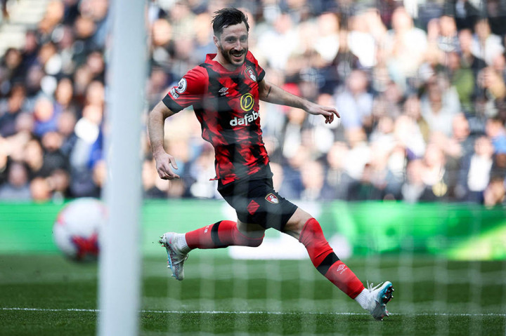 Tim tamu menyamakan kedudukan pada menit ke-38. Serangan di sayap kiri diakhiri dengan umpan Solanke kepada Matias Vina yang kemudian melepaskan tendangan lob melewati kiper Hugo Lloris menjadi gol. Kedudukan kini 1-1.