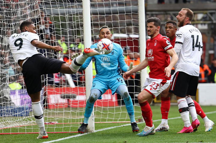 Tim tamu berhasil mencetak gol pada menit ke-31. Berawal dari Anthony Martial yang mendapat umpan terobosan, dia kemudian masuk ke kotak penalti dan melepaskan tendangan yang ditepis Navas. Bola rebound kemudian dengan cepat disambar Antony ke gawang kosong. Skor menjadi 1-0.