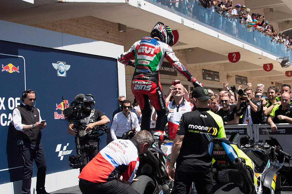 Alex Rins mengakhiri puasa kemenangan Honda dengan merebut podium teratas Grand Prix Amerika yang digelar di Circuit of the Americas, Austin, Texas, pada Senin,17 April 2023 WIB.