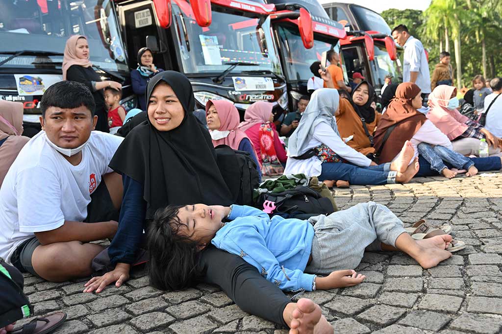 Acara mudik gratis tersebut dilepas oleh Penjabat (Pj) Gubernur DKI Jakarta Heru Budi Hartono di kawasan Monas, Jakarta Pusat, Senin, 17 April 2023.  