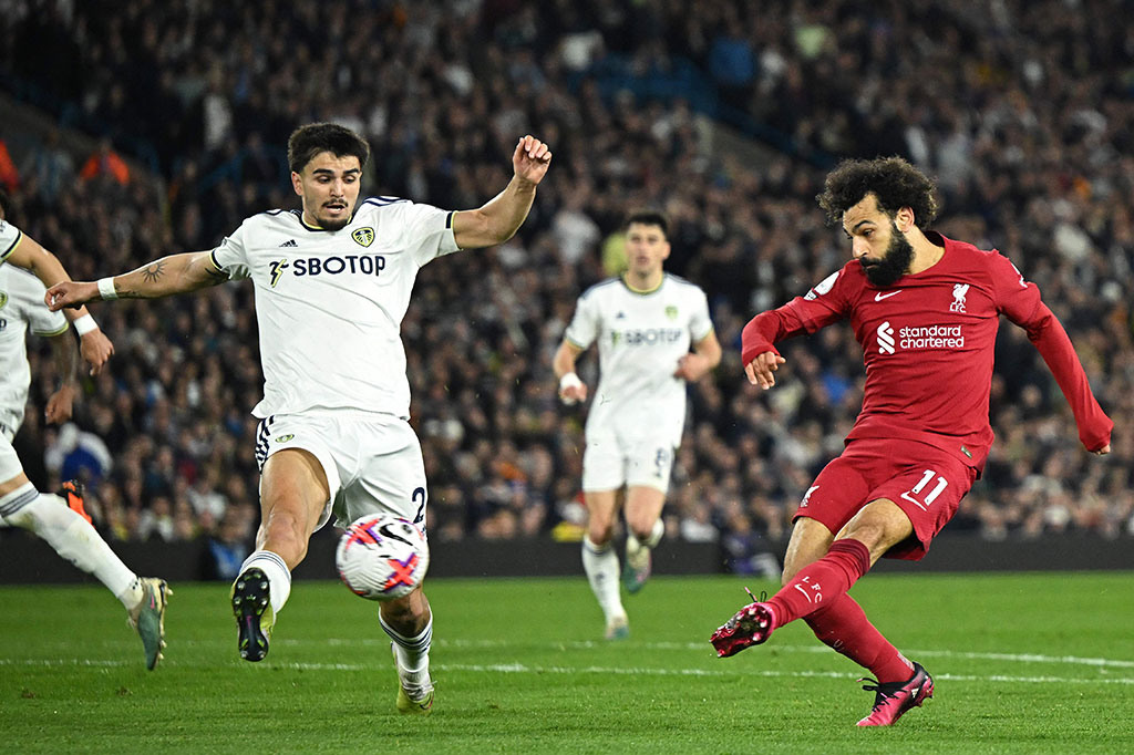 The Reds menggandakan keunggulan pada menit ke-39 lewat sepakan kaki kiri Mohamed Salah usai menyelesaikan umpan Diogo Jota. Skor 2-0 untuk Liverpool bertahan hingga jeda.