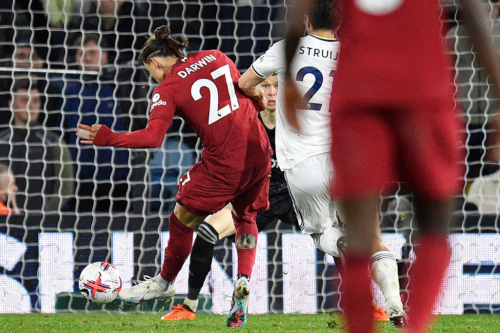 Darwin Nunez menutup pesta gol tim tamu menjadi 6-1 pada menit ke-90. 